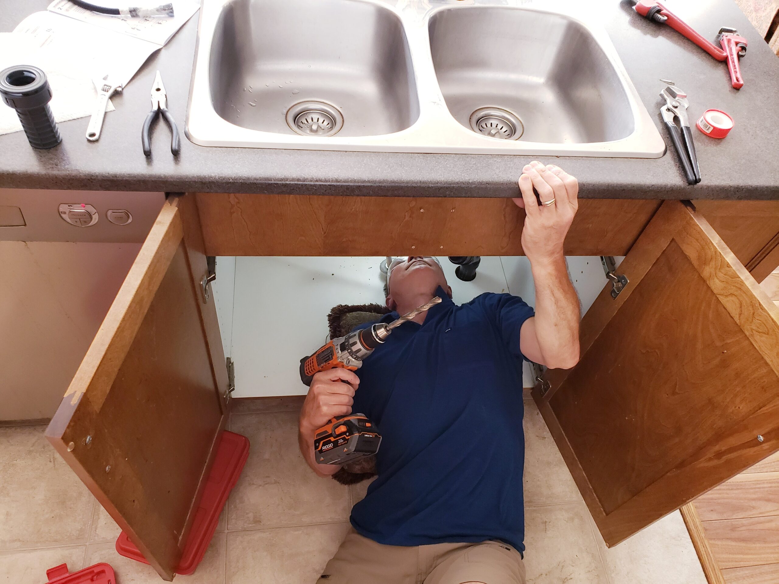 DIY Fixes for a Leaky Kitchen Sink Pipe